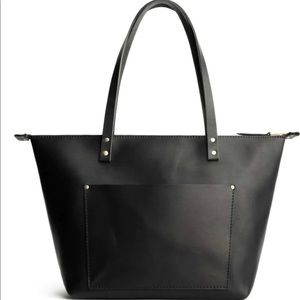 Portland Leather Large Zipper Black Tote EUC